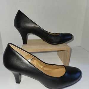 Merona Black Heel Sz 7